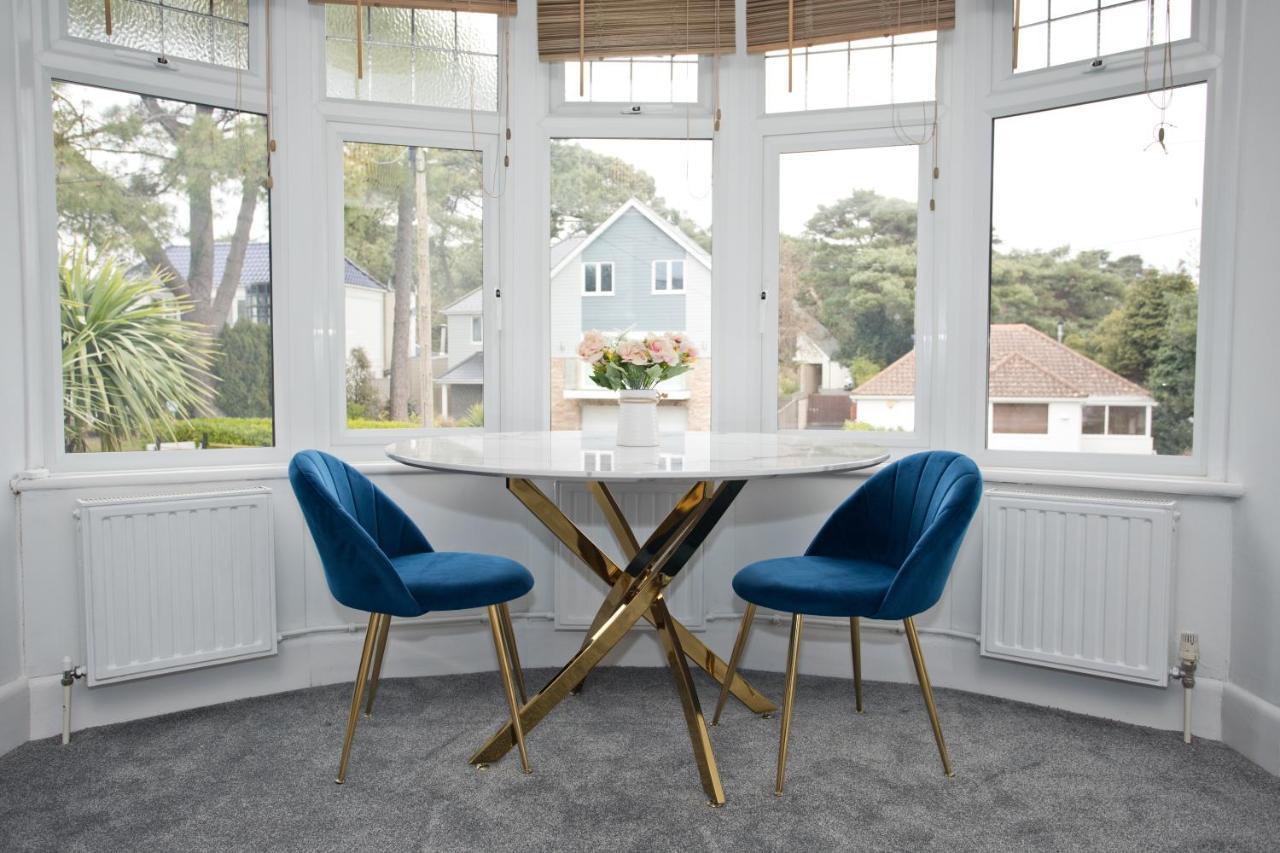 Beach Apartment In Sandbanks Poole Exterior photo